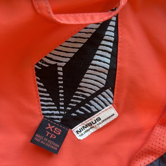 Volcom Nimbus Snowboarding Jacket - Picture 2 of 5